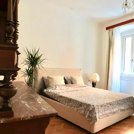 Apartment Galileo Galilei Design By The Park