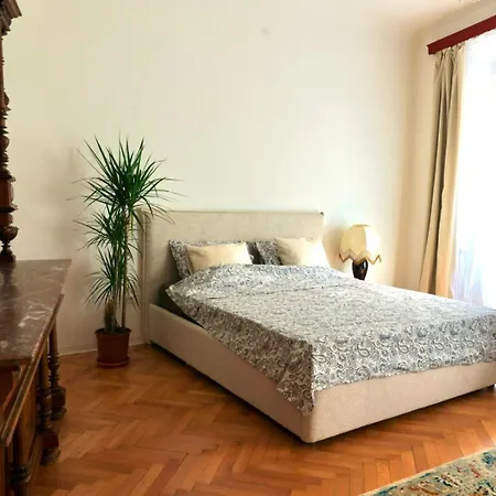 Apartment Galileo Galilei Design By The Park Triest