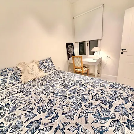 Galileo Galilei Design By The Park Apartment *
